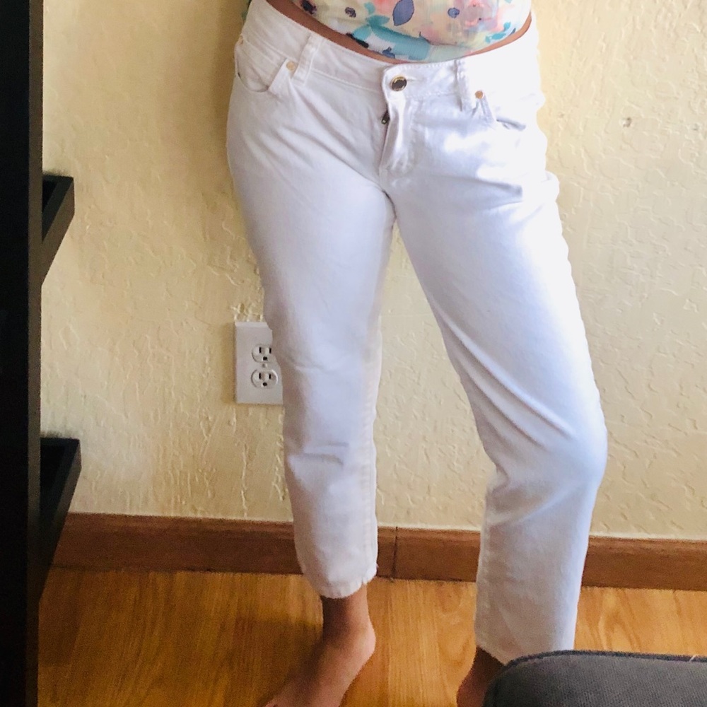 Jennifer Lopez white capris